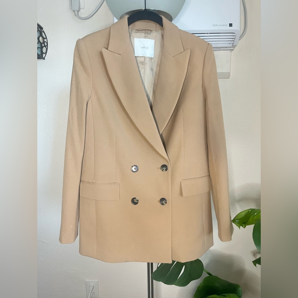 Aritizia Wilfred camel brown double breasted blazer